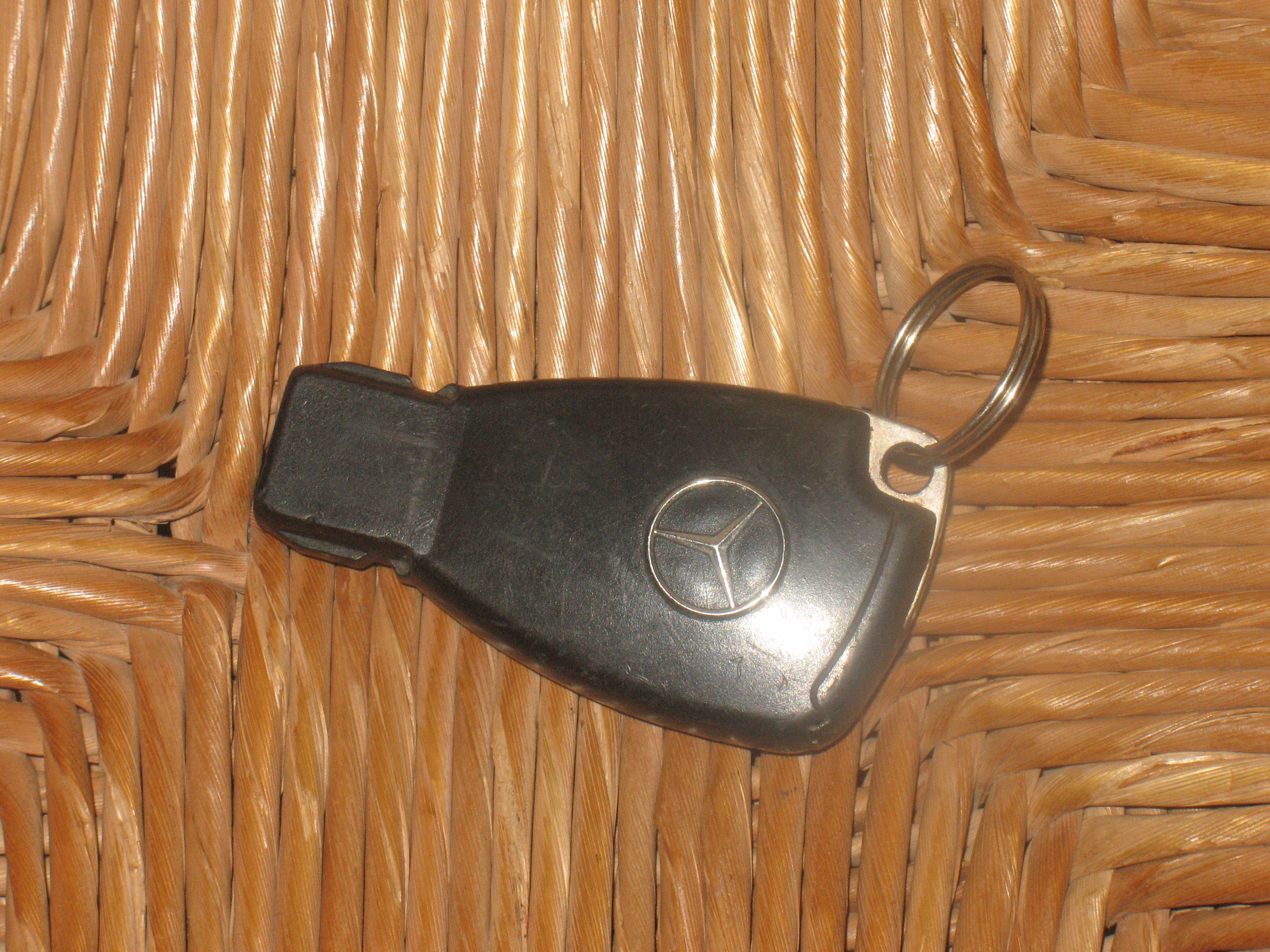 Leatherette Metal Remote Key Fob Case Cover Fit for Mercedes-benz E S Class W213 Leatherette Metal Remote Key Fob Case Cover Fit for Mercedes-benz E S Class W213